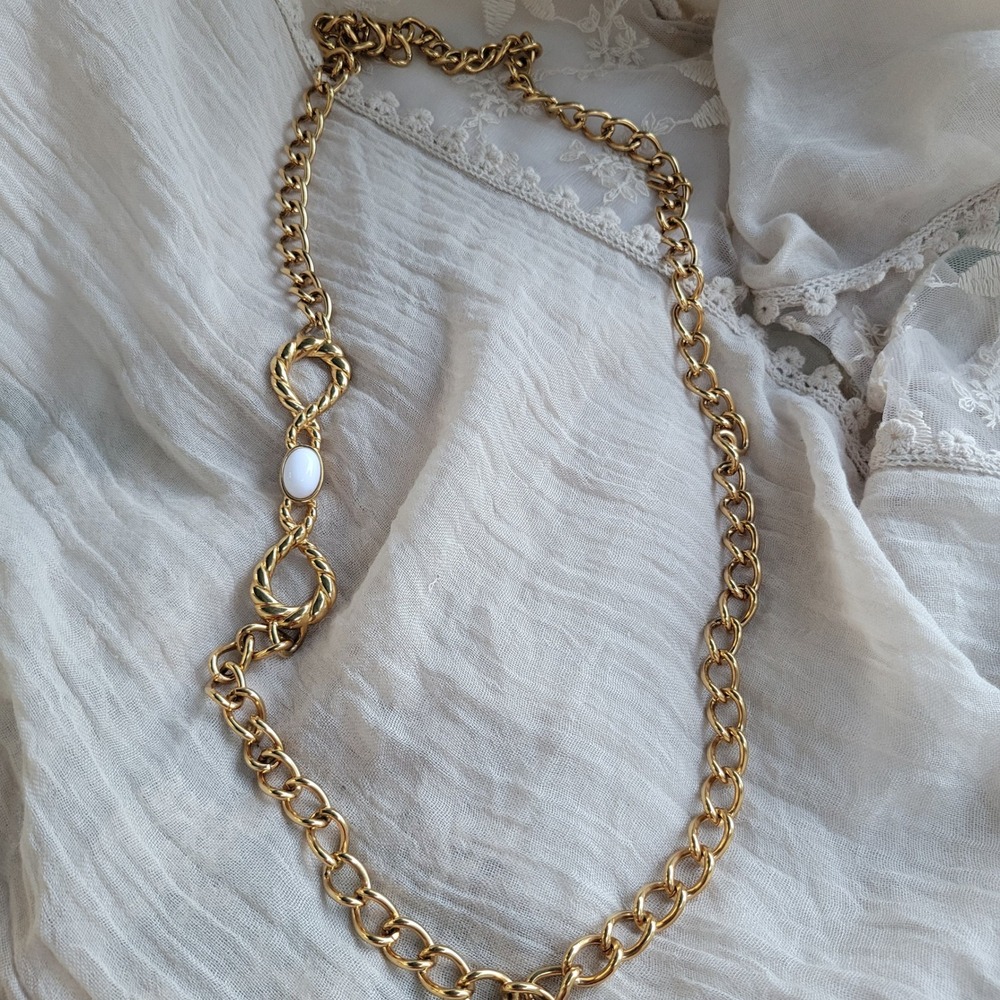 Vintage 1990s Monet Necklace Gold White Cabochon Chunky Long Chain No Closure - Picture 6 of 8